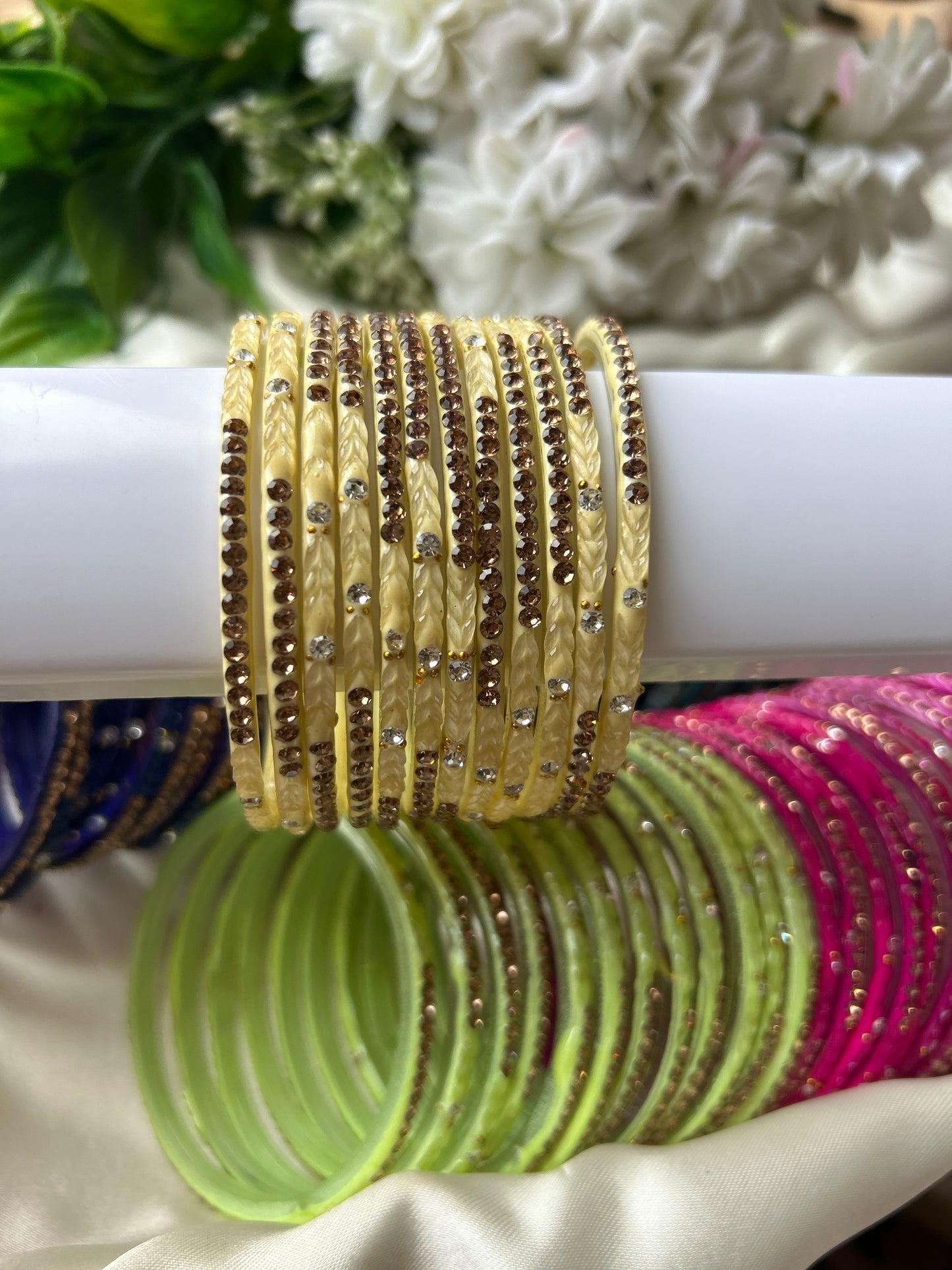 Premium heart shaped glass bangles 6 colour set