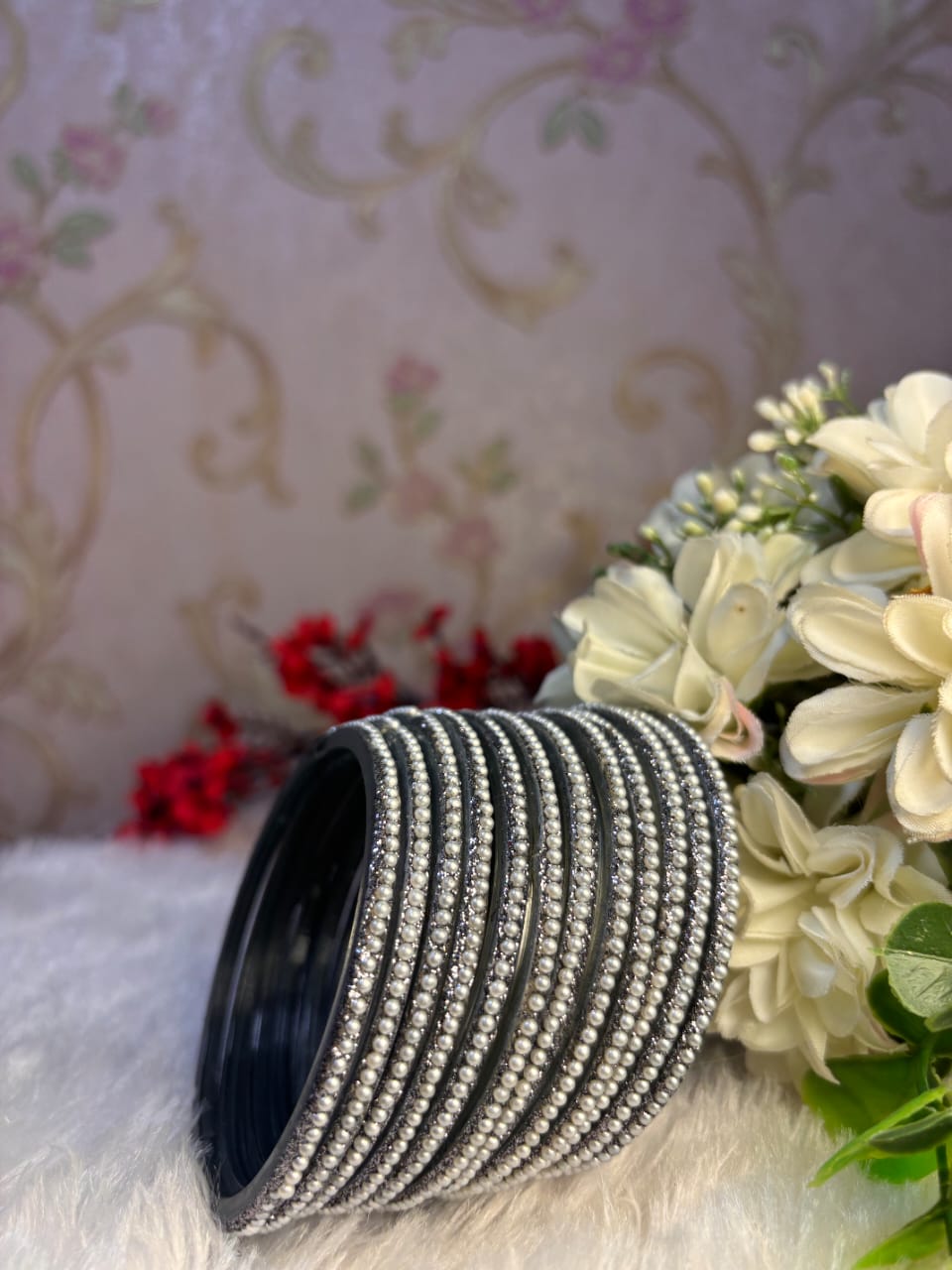Premium & Trendy Pearl Glass Bangles - Black